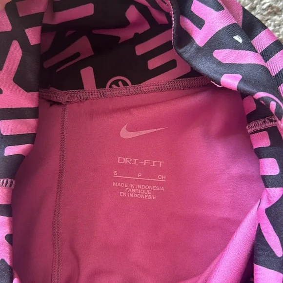 Nike One Dri-Fit women’s 7” icon clash training shorts - Picture 5 of 8